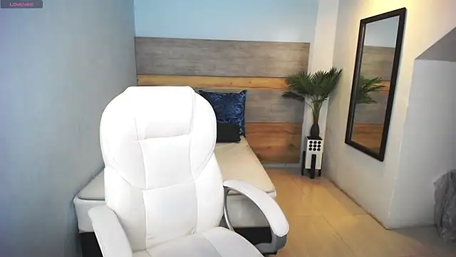 liseth fox online show from March 5, 2025, 7:17 pm