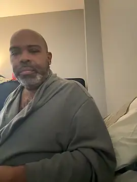 ChiRaqb8 online show from November 19, 2025, 2:39 pm