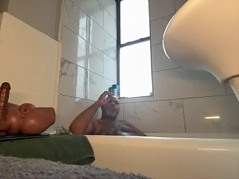 ChiRaqb8 online show from April 2, 2026, 8:04 pm