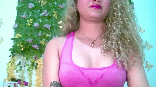 Crysrus online show from May 17, 2026, 1:16 am