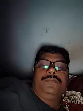 Snapshot of Srmotrs chatting on November 20, 2025, 5:46 pm Srmotrs online show from November 20, 2025, 5:46 pm