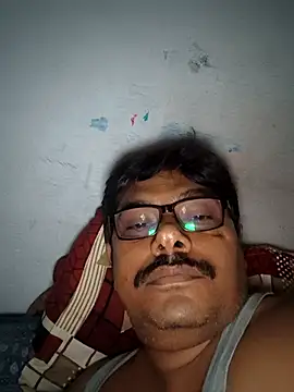 Snapshot of Srmotrs chatting on November 2, 2025, 1:21 am Srmotrs online show from November 2, 2025, 1:21 am