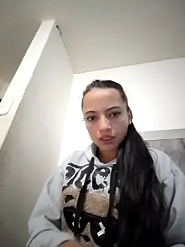 Maite xx online show from March 13, 2025, 11:08 am