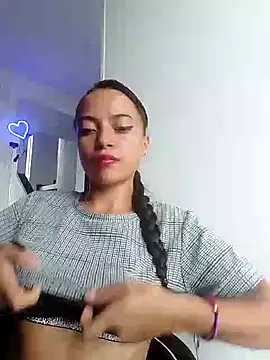 Maite xx online show from March 6, 2025, 7:32 pm