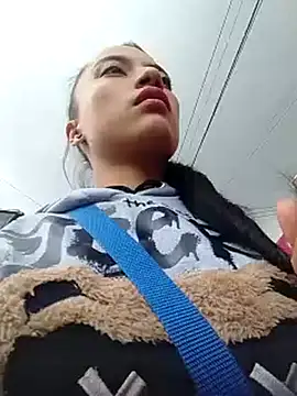 Maite xx online show from March 3, 2025, 5:31 pm