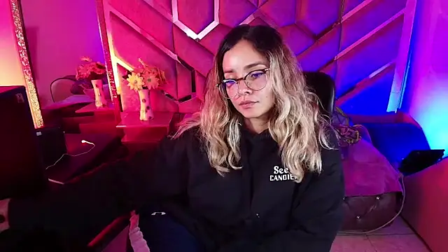 Olivia Fox69 online show from November 21, 2025, 3:38 am