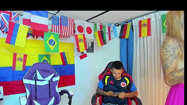 parejacaliente20154 online show from July 1, 2026, 2:12 am