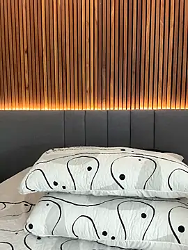 EmiilyAdams  online show from December 3, 2025, 9:36 pm