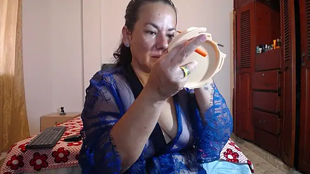 Snapshot of sofiamature01 chatting on October 5, 2025, 3:03 pm sofiamature01 online show from October 5, 2025, 3:03 pm
