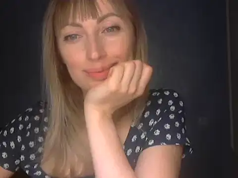 EffectMaya online show from February 15, 2026, 6:18 pm