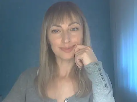 EffectMaya online show from November 12, 2025, 11:47 am