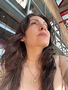 BeautifulMesss online show from July 19, 2026, 7:43 pm