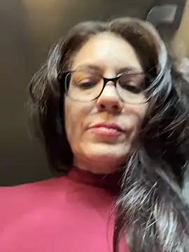 BeautifulMesss online show from November 9, 2025, 3:16 pm