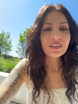 BeautifulMesss online show from July 8, 2026, 2:51 pm