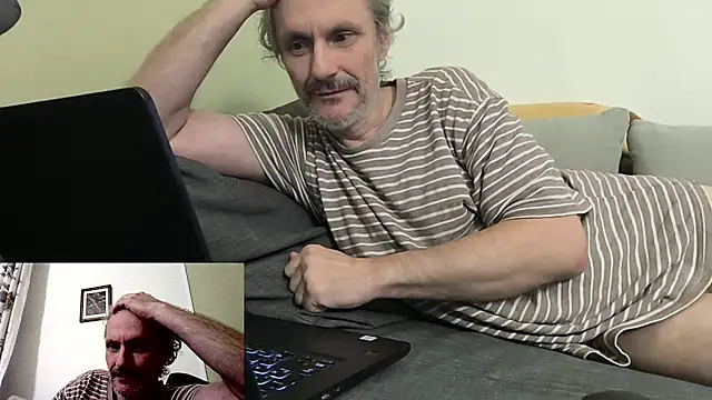 Snapshot of Zed0l1Mod chatting on December 19, 2025, 8:27 am Zed0l1Mod online show from December 19, 2025, 8:27 am