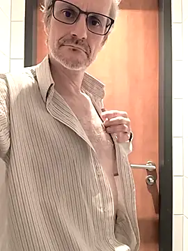 Snapshot of Zed0l1Mod chatting on February 18, 2025, 5:09 pm Zed0l1Mod online show from February 18, 2025, 5:09 pm