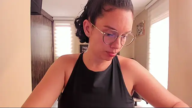 anabel 025 online show from May 21, 2026, 7:44 pm