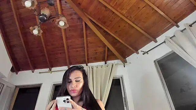 IsaFontanna online show from November 6, 2025, 1:53 am