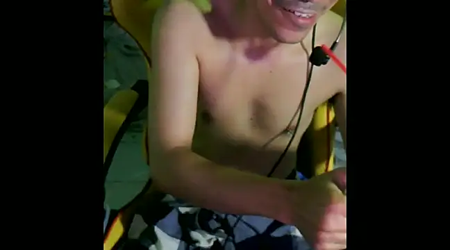 Snapshot of cloudyth1994 chatting on December 12, 2024, 9:26 pm cloudyth1994 online show from December 12, 2024, 9:26 pm