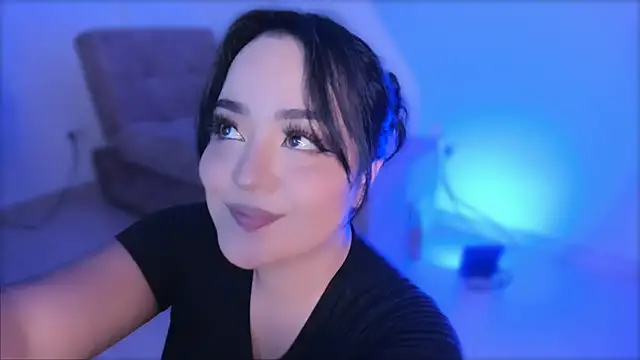 Snapshot of ValeryySoto_ chatting on February 14, 2025, 12:30 am ValeryySoto online show from February 14, 2025, 12:30 am