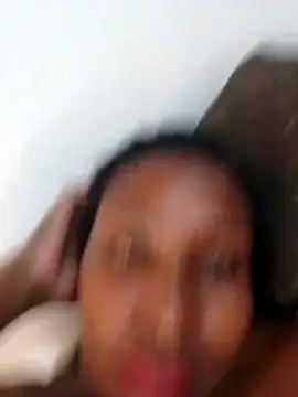 SisDee1 online show from November 12, 2025, 2:32 pm