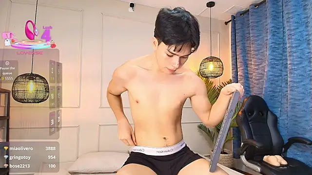 luandy online show from November 17, 2025, 7:40 pm