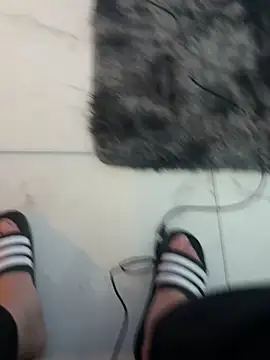 Snapshot of Lucom23 chatting on April 7, 2026, 7:32 am Lucom23 online show from April 7, 2026, 7:32 am