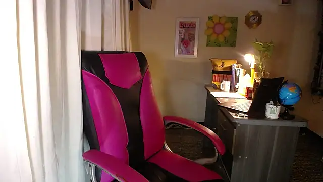 danielle rose 1 online show from May 27, 2026, 2:35 pm