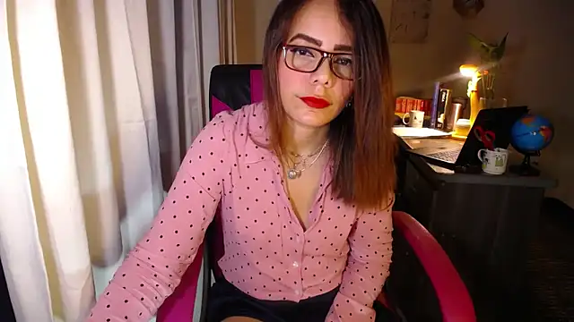 danielle rose 1 online show from April 13, 2026, 2:10 pm