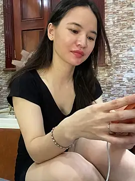 LiLi-Kirix99 online show from June 14, 2026, 2:24 am