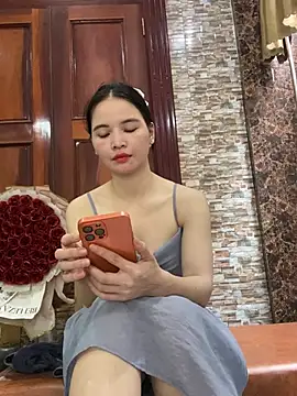 LiLi-Kirix99 online show from July 2, 2026, 3:23 am