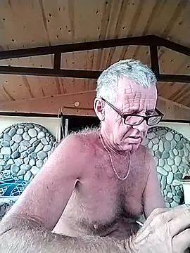 Snapshot of Freddy1962 chatting on December 8, 2024, 4:11 am Freddy1962 online show from December 8, 2024, 4:11 am