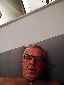 Snapshot of Freddy1962 chatting on December 5, 2024, 9:33 pm Freddy1962 online show from December 5, 2024, 9:33 pm