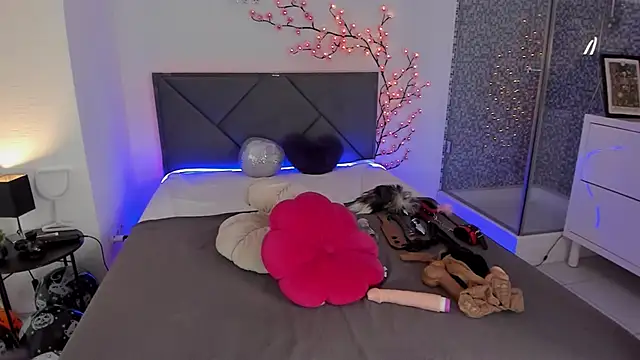 CassieEvans online show from November 13, 2025, 6:28 am