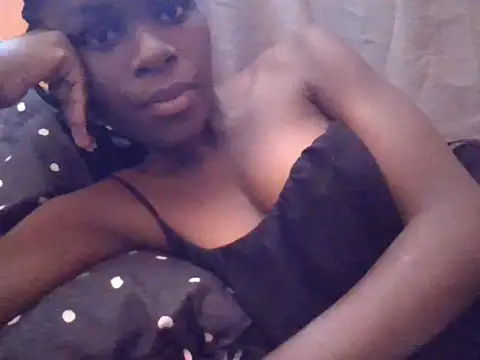 ebonyvalleria1 online show from April 6, 2026, 8:37 am