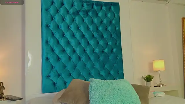 ohrianagibson online show from March 25, 2026, 9:46 pm