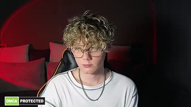 Keytaro online show from March 26, 2026, 1:42 pm