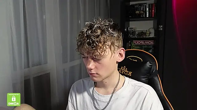 Keytaro online show from November 7, 2025, 2:54 pm