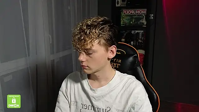 Keytaro online show from October 21, 2025, 11:48 pm