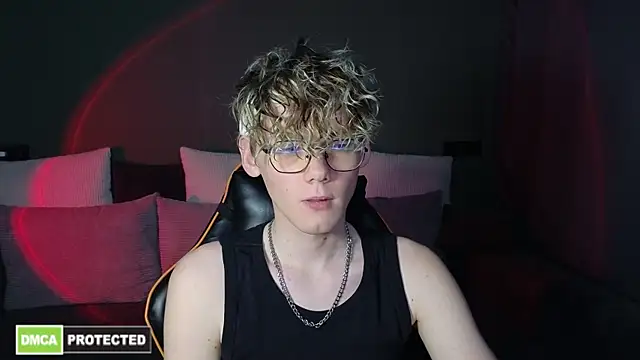 Keytaro online show from April 11, 2026, 7:16 am