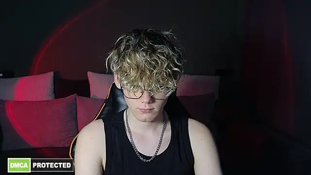 Keytaro online show from April 11, 2026, 7:45 am