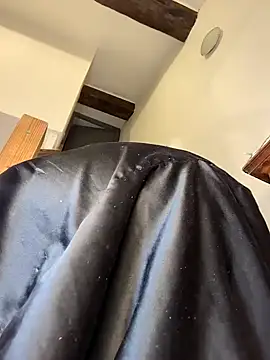 Snapshot of Candy-Desire chatting on December 22, 2024, 9:42 pm Candy-Desire online show from December 22, 2024, 9:42 pm