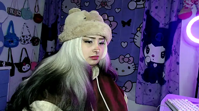 Snapshot of lussyevans24 chatting on February 4, 2026, 5:24 am lussyevans24 online show from February 4, 2026, 5:24 am