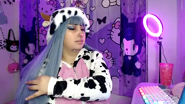 Snapshot of lussyevans24 chatting on October 21, 2025, 5:51 am lussyevans24 online show from October 21, 2025, 5:51 am