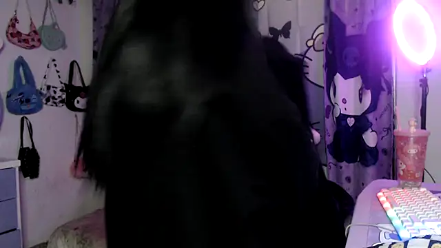 Snapshot of lussyevans24 chatting on November 9, 2025, 5:44 am lussyevans24 online show from November 9, 2025, 5:44 am