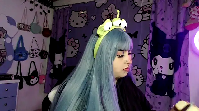 Snapshot of lussyevans24 chatting on February 3, 2026, 6:22 am lussyevans24 online show from February 3, 2026, 6:22 am