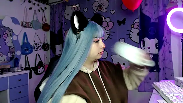 Snapshot of lussyevans24 chatting on February 23, 2026, 4:14 am lussyevans24 online show from February 23, 2026, 4:14 am