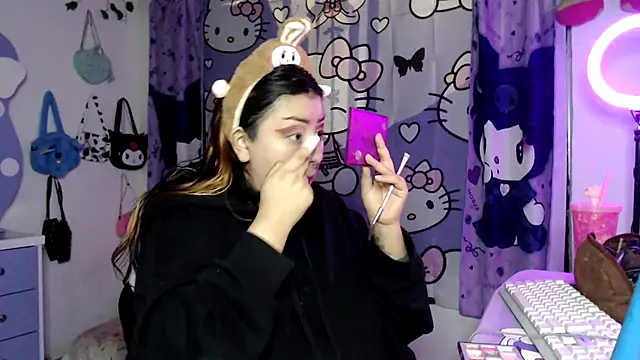 Snapshot of lussyevans24 chatting on November 29, 2025, 5:07 am lussyevans24 online show from November 29, 2025, 5:07 am