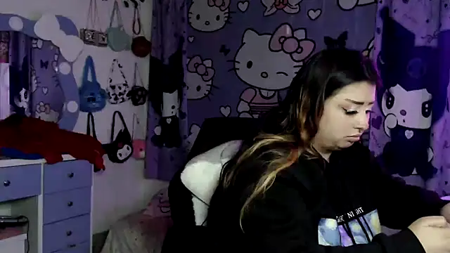 Snapshot of lussyevans24 chatting on January 18, 2026, 5:55 am lussyevans24 online show from January 18, 2026, 5:55 am