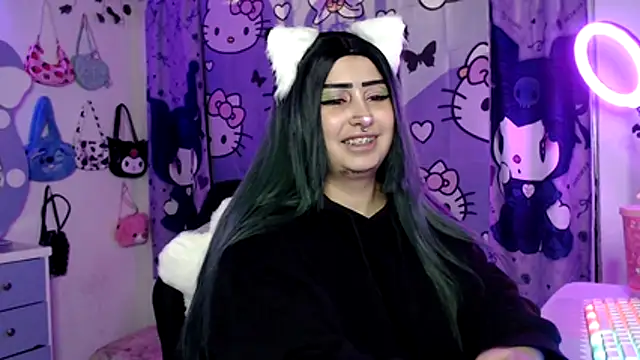 Snapshot of lussyevans24 chatting on October 24, 2025, 5:28 am lussyevans24 online show from October 24, 2025, 5:28 am